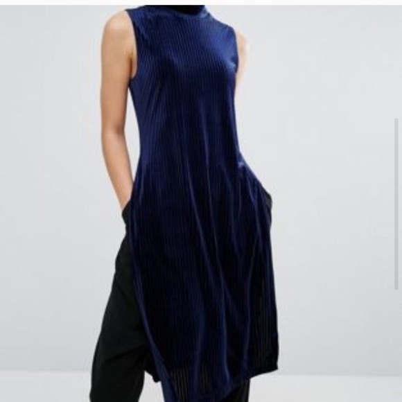 J.O.A blue pleated sleeveless high neck high slit long tunic blouse size medium - Picture 4 of 4